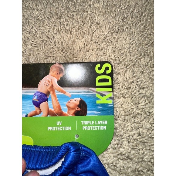 New Speedo Infant Swim Diaper - Blue Shark
Size medium 12 months 
Retail $16.99 - Picture 6 of 9